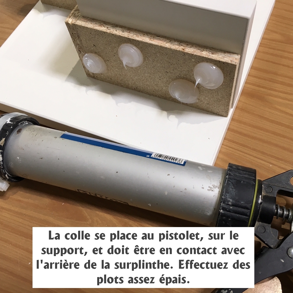 coller les surplinthes