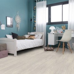 comment poser du sol pvc en rouleau