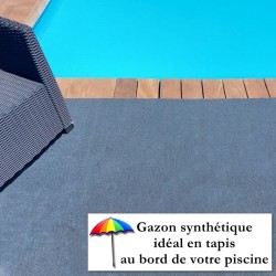 gazon synthétique autour piscine gris