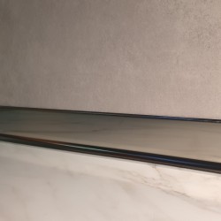 comment poser une plinthe en inox