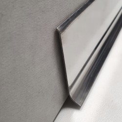 installer une plinthe inox
