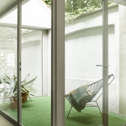 rouleau de tapis en gazon synthétique en grande largeur