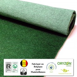 comment poser du gazon synthétique vert en grande largeur