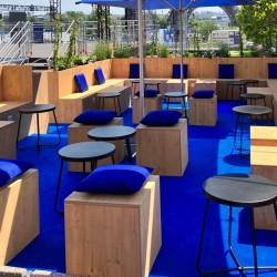 tapis événementiel bleu