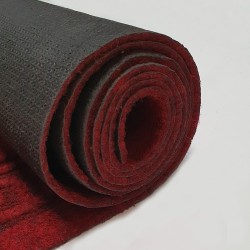 tapis de couloir a la découpe rouge