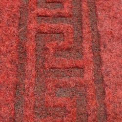 long tapis de couloir rouge