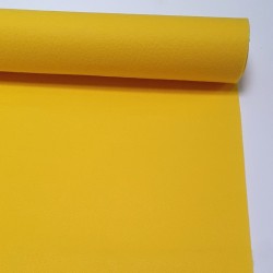 couper du tapis de cérémonie