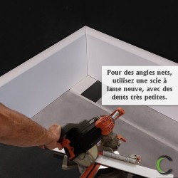 comment couper des plinthes blanches en bois à 45°