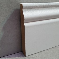 couper des plinthes moulurées en angles