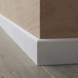 coller plinthe bois blanc