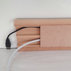 quelle différence entre plinthe électrique et plinthe cache câble bois ?