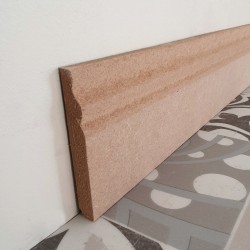 quelle différence entre plinthes moulurées et plinthes classiques ?