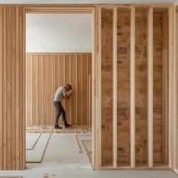 installation facile tasseaux bois plafond